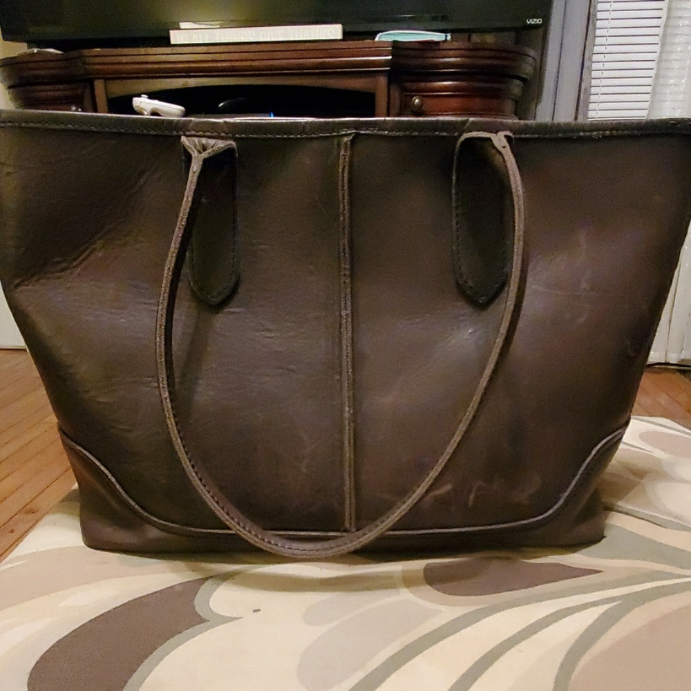 Frye Cara Tote in Smoke